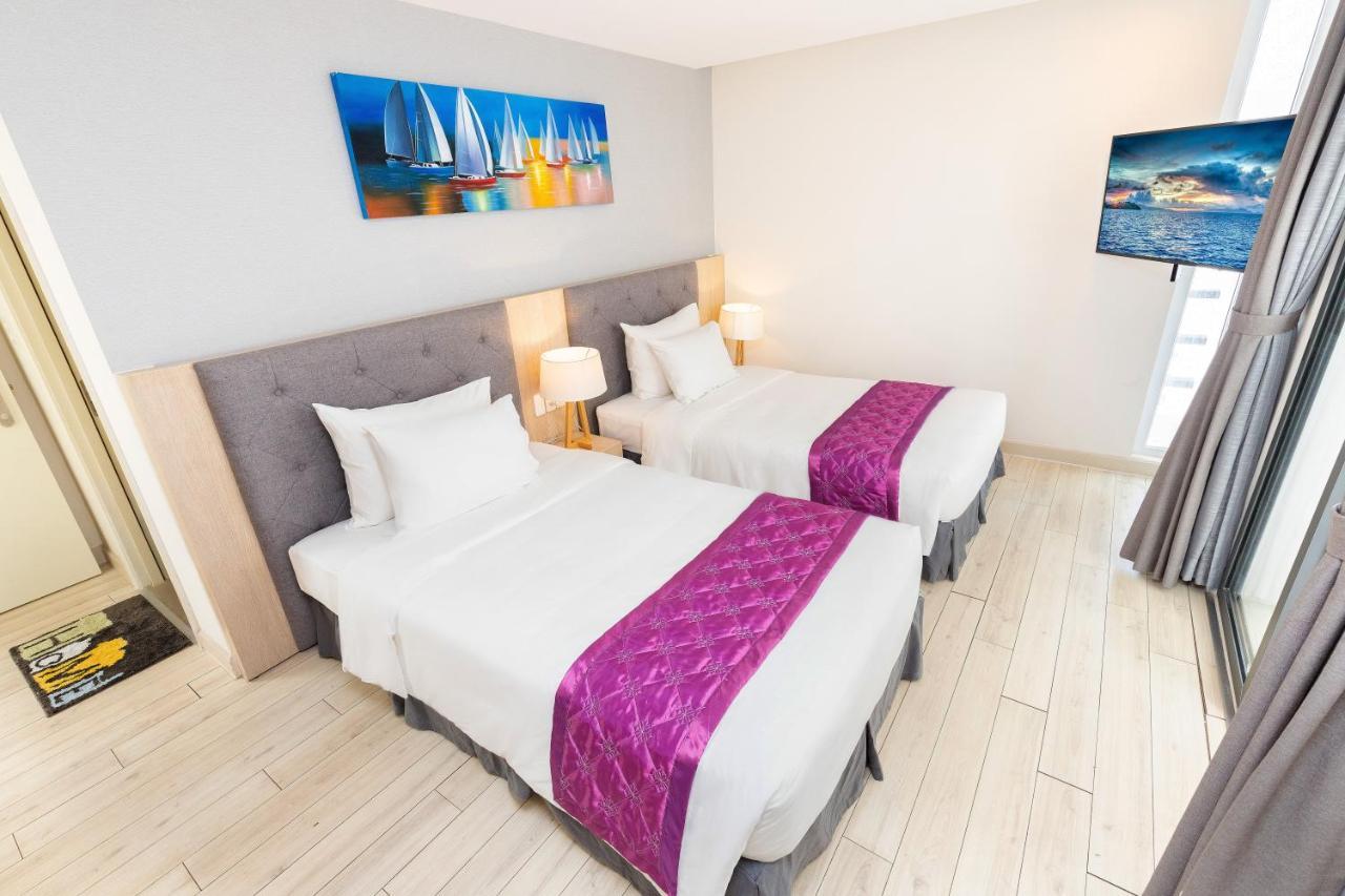 Okinawa Villas And Beach Club - Oceanami Resort 롱하이 외부 사진