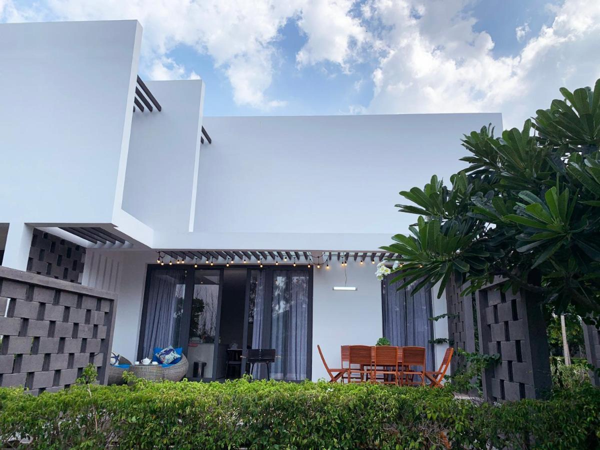 Okinawa Villas And Beach Club - Oceanami Resort 롱하이 외부 사진